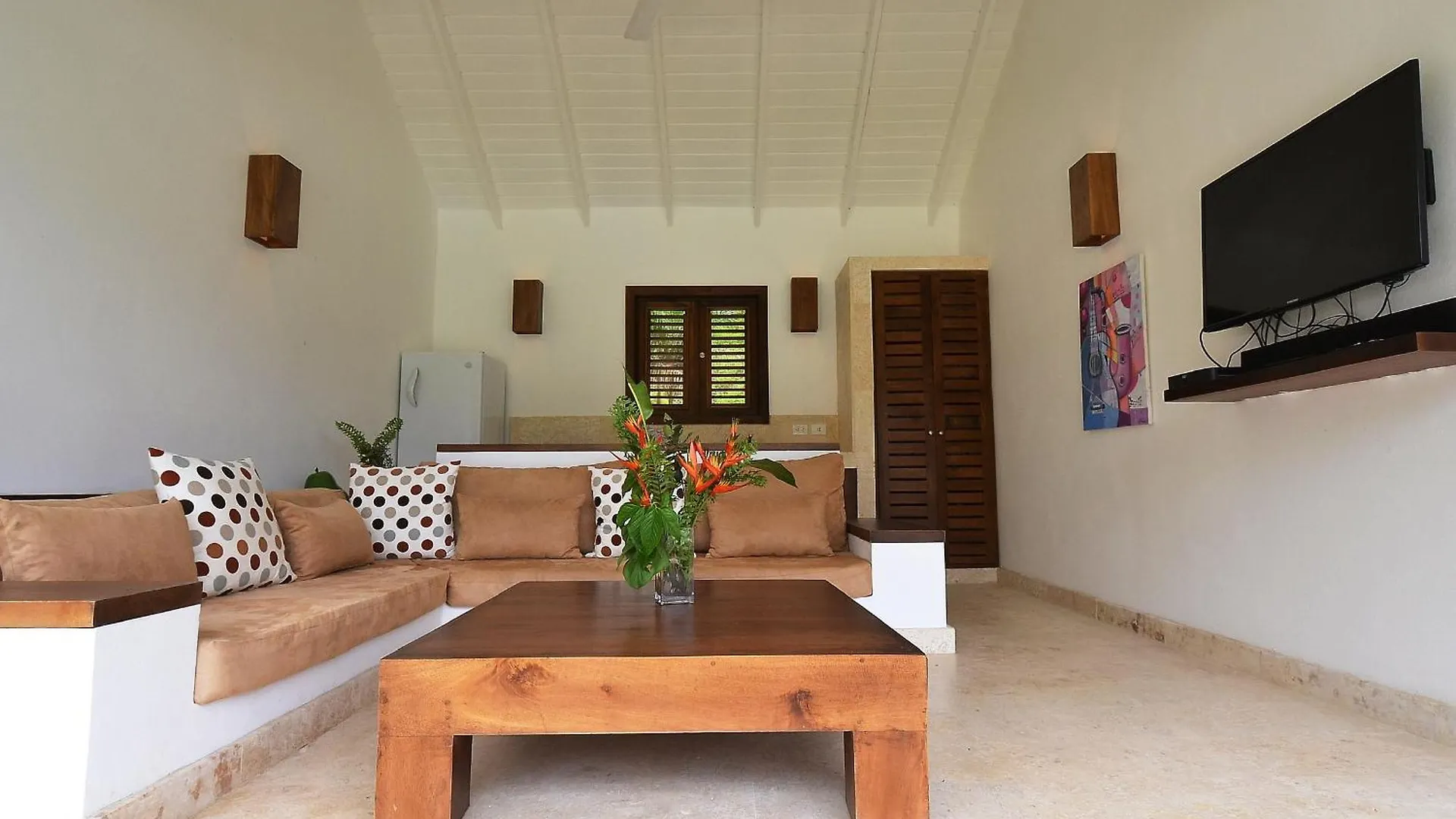 Seaside Villa With Housekeeping Staff - Las Terrenas