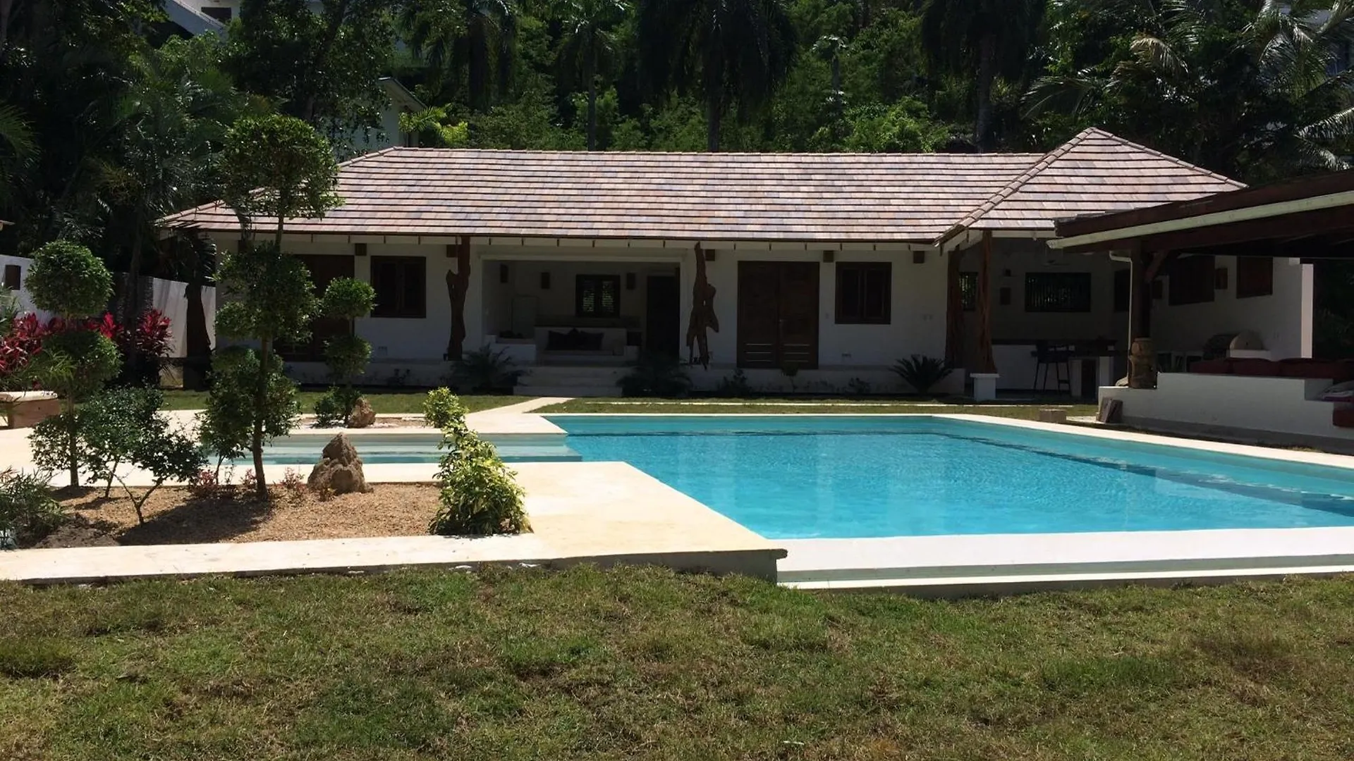 Seaside Villa With Housekeeping Staff - Las Terrenas 0*,  República Dominicana