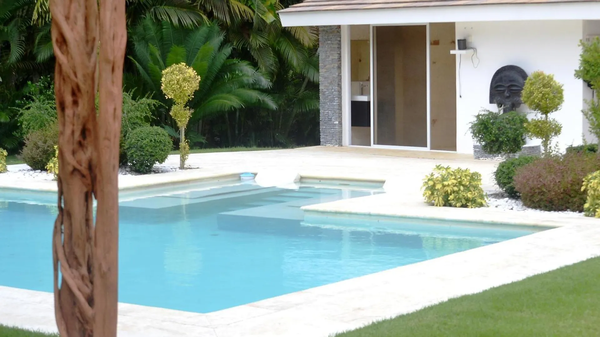 Seaside Villa With Housekeeping Staff - Las Terrenas